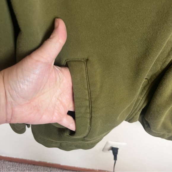 Tommy Hilfiger army green knit jacket-Men’s XL - Picture 10 of 14